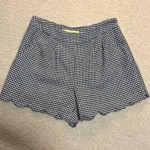 Gianni Bini Houndstooth, Scalloped High Waisted Shorts, Size 0
